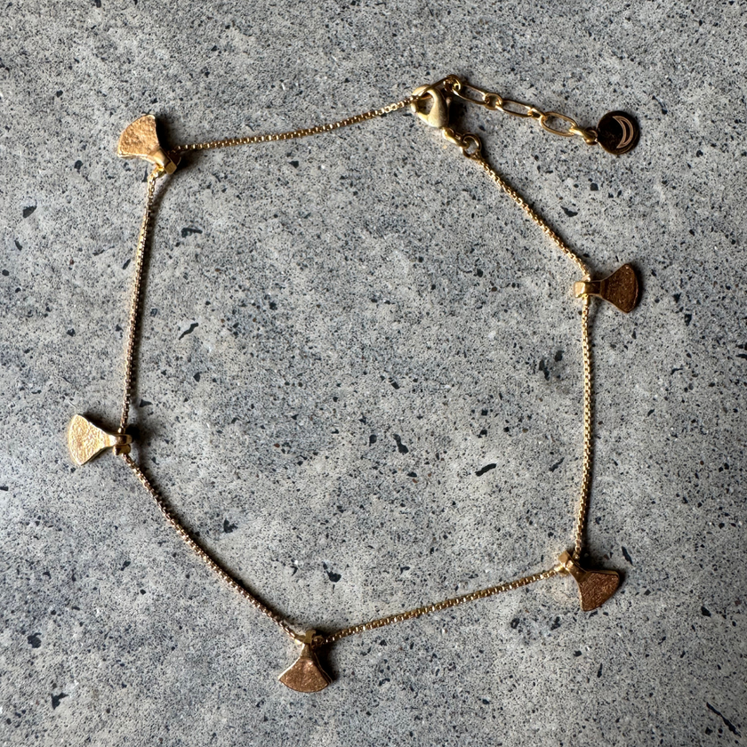 Bali Anklet in 22k gold-plated brass, laid flat